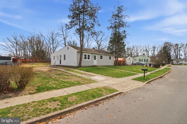 Building Photo - 4 Coville Dr