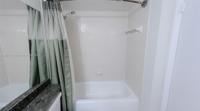 Building Photo - 630 S Park Rd