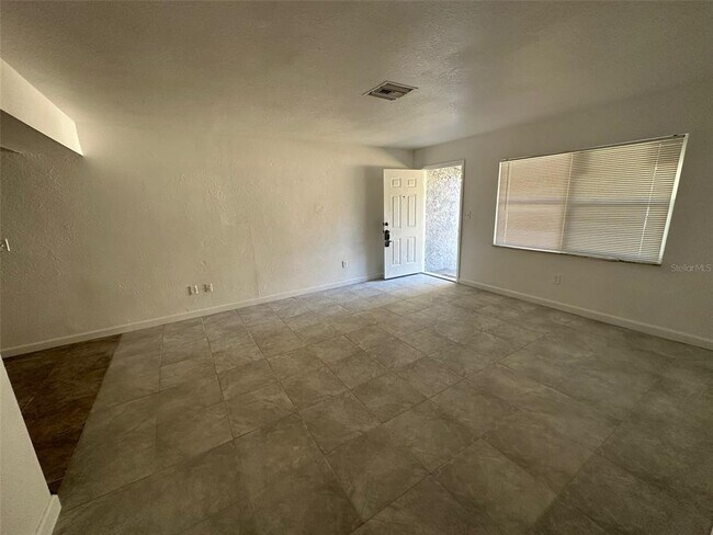Building Photo - 8383 N Snapdragon Way
