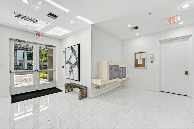 Building Photo - 1034 NE 18th Ave