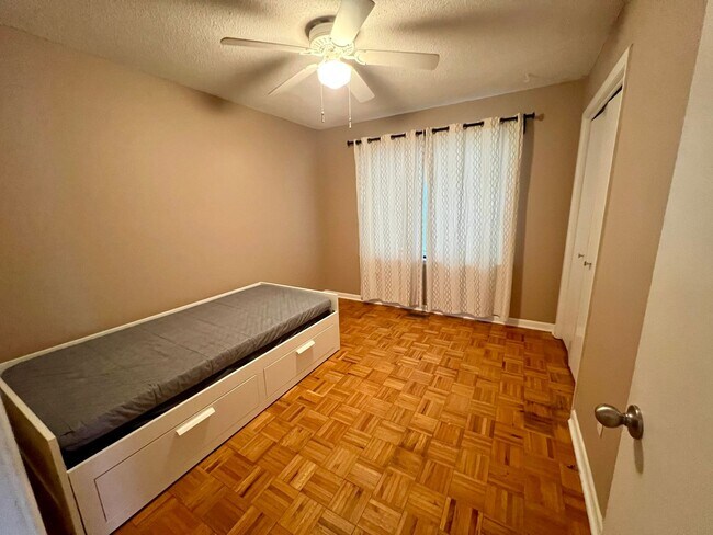 Building Photo - 805 Castalia Dr