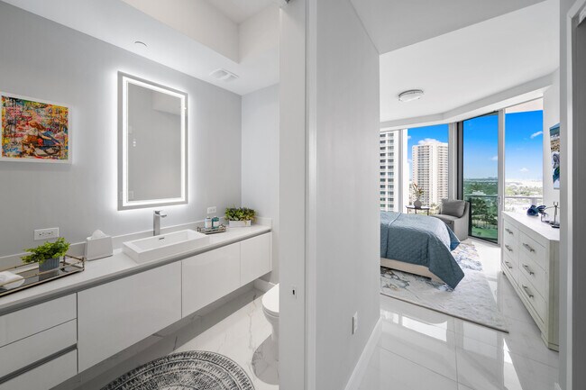 Building Photo - 3100 N Ocean Dr