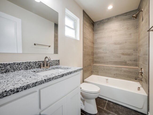 Building Photo - 4220 Hamilton Ave