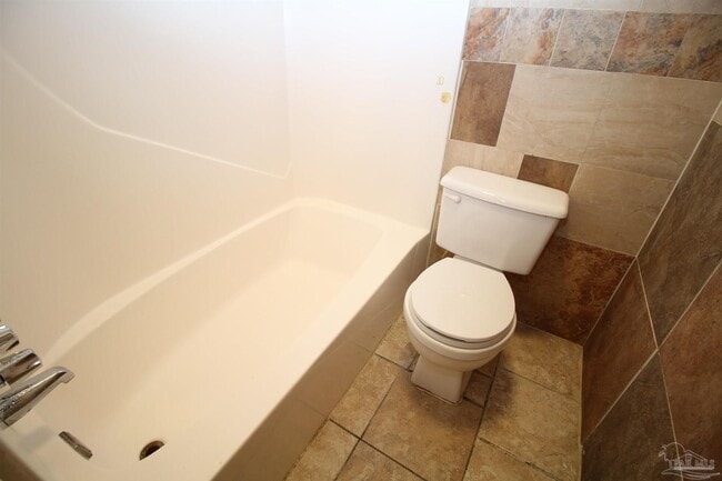 Building Photo - 130 E 9 Mile Rd