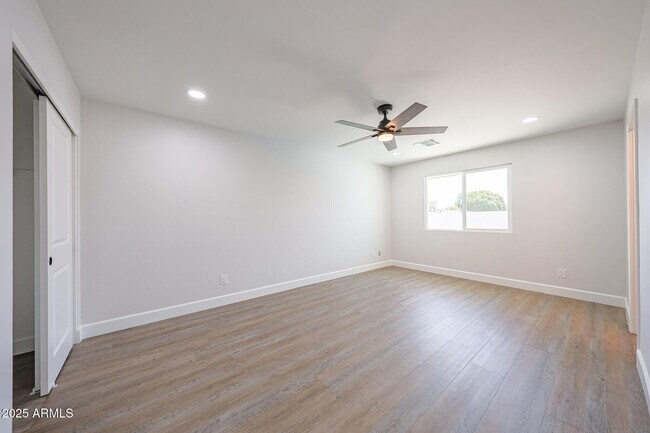 Building Photo - 11202 N 43rd Dr