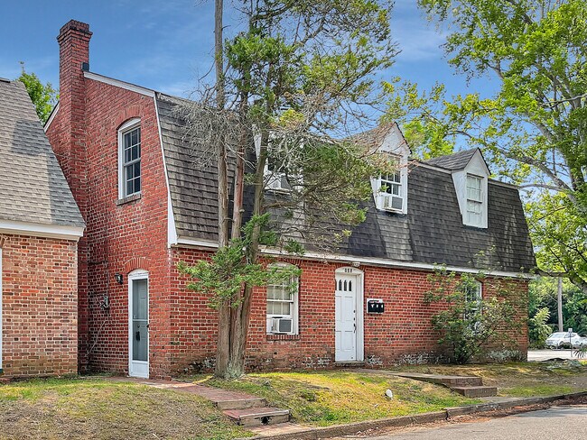 Building Photo - 710 Wythe Ln