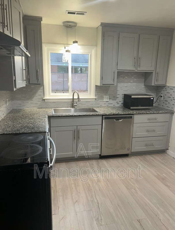 Building Photo - 1373 Coral Pl