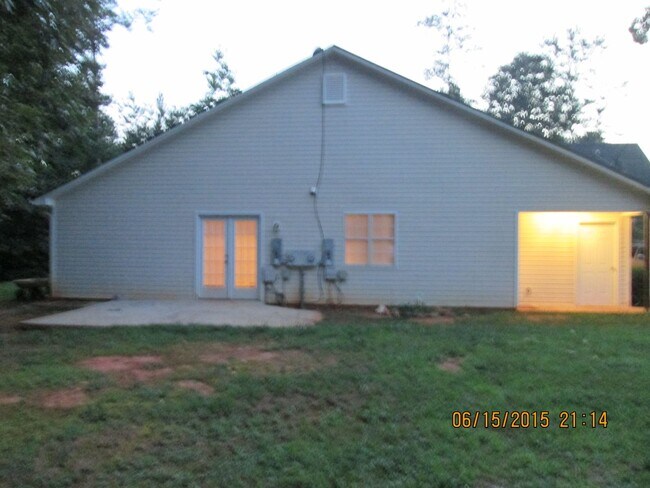 Building Photo - 6237A Dorsett Shoals