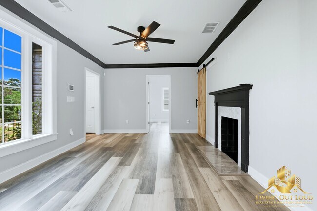 Building Photo - 1439 Westridge Rd SW