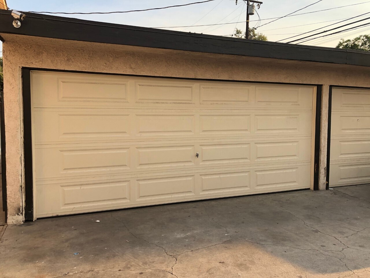 Building Photo - 2107 Earl Ave