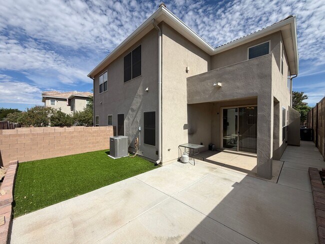 Building Photo - 7420 Tangerine Ct NE