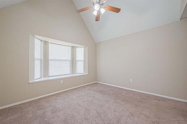 Building Photo - 15730 Oak Mountain Dr