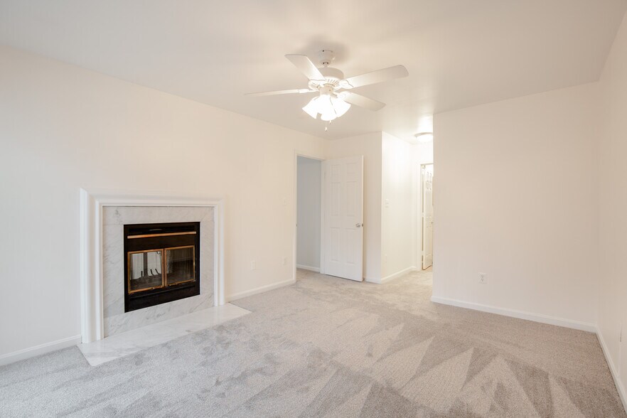 Building Photo - 2241 Lovedale Ln