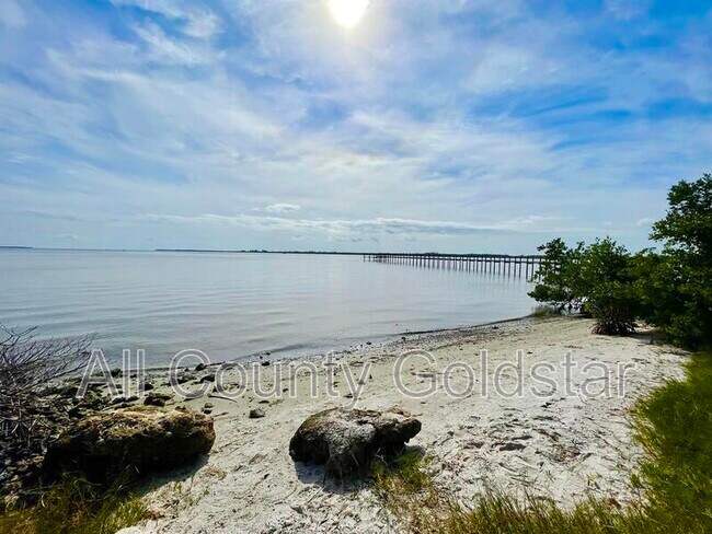 Building Photo - 4410 Warren Ave