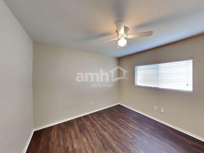Building Photo - 8018 Silver Grove