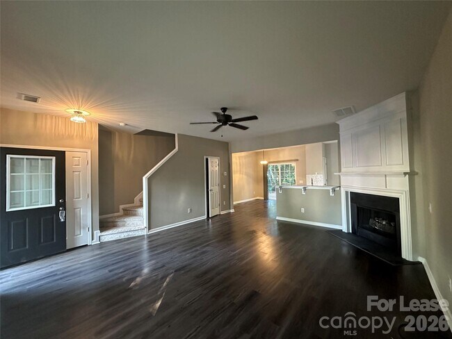 Building Photo - 6613 Rothchild Dr