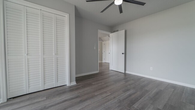 Building Photo - 13336 Fulton St