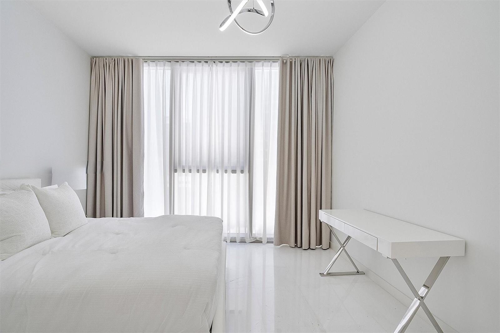 Building Photo - 300 Biscayne Boulevard Way