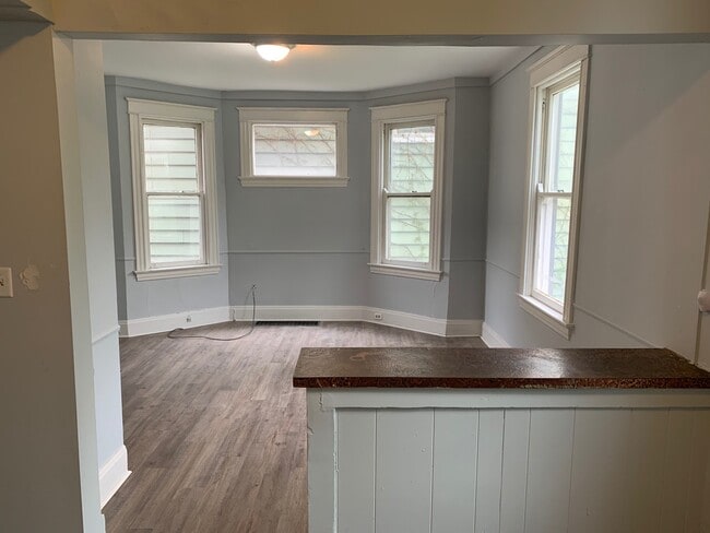 Building Photo - 953 Wells St