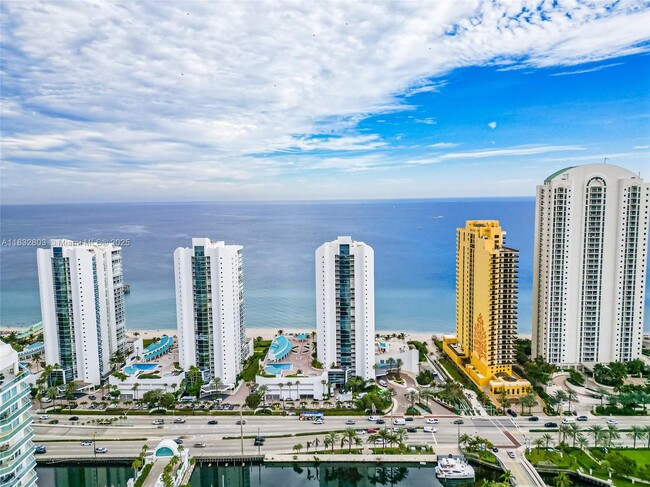 Building Photo - 16485 Collins Ave