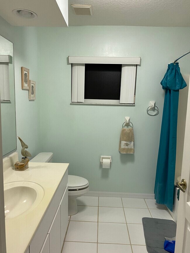 Building Photo - 43 Pinehurst Ct