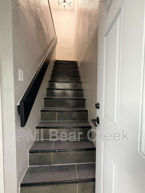 Building Photo - 9550 Deering Dr