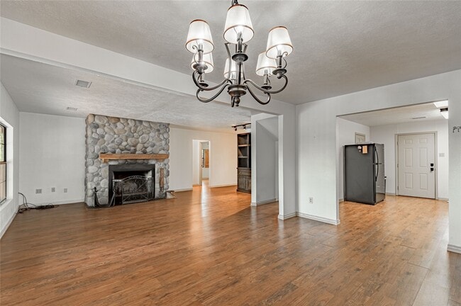 Building Photo - 73 Thomas Lake Rd