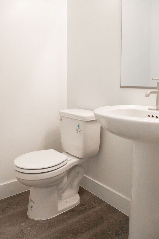 Building Photo - Spacious 4-Bed Home in Sage Canyon