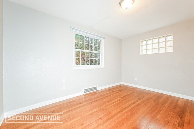 Building Photo - 3107 Elroy Ave