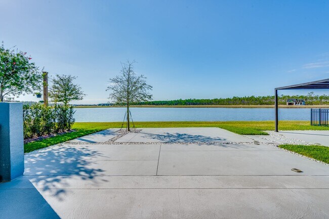 Building Photo - Luxurious Solar Powered 4 Bedroom, 3 Bath ...