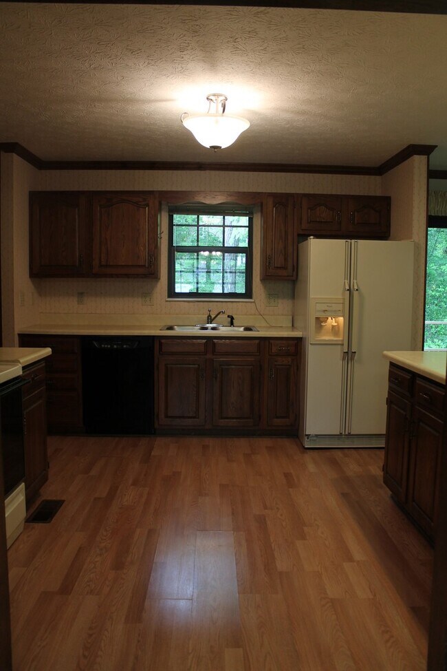 Building Photo - Prime location!  Award winning Oak Ridge S...