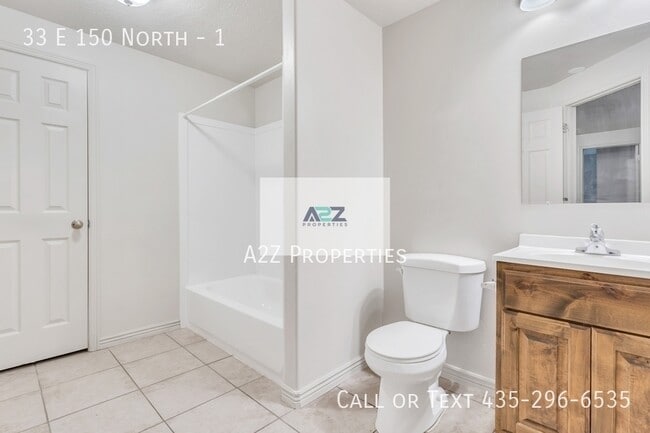 Building Photo - 33 E 150 N