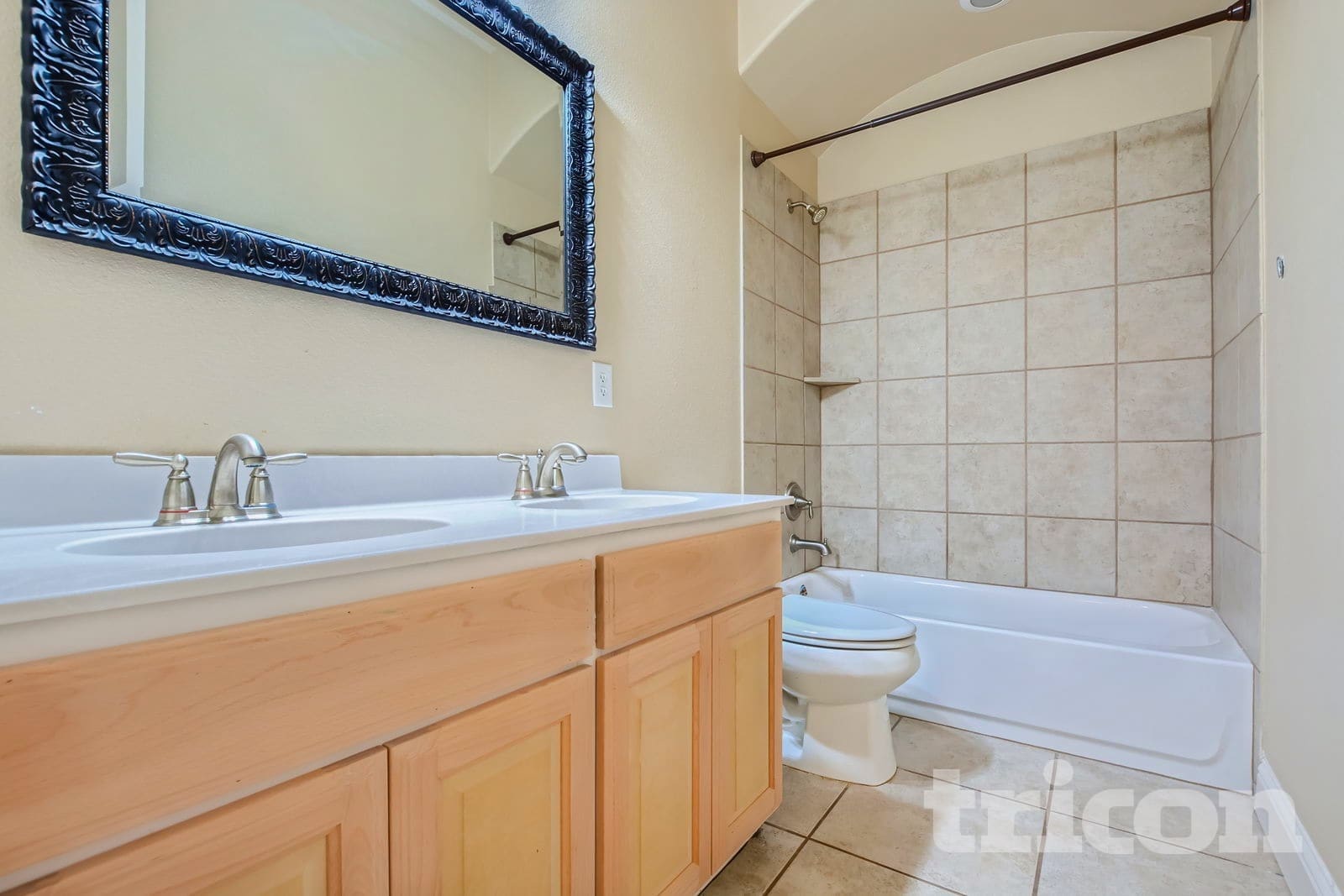 Building Photo - 727 Fairfax Lane