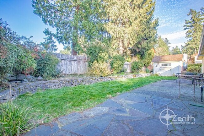 Building Photo - 12018 SE 17th St