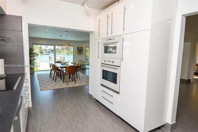 Building Photo - 641 86th St