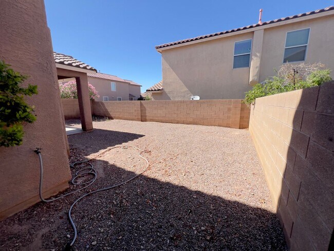 Building Photo - 4 bedroom, 3 bathroom home located in Southwest, NV!