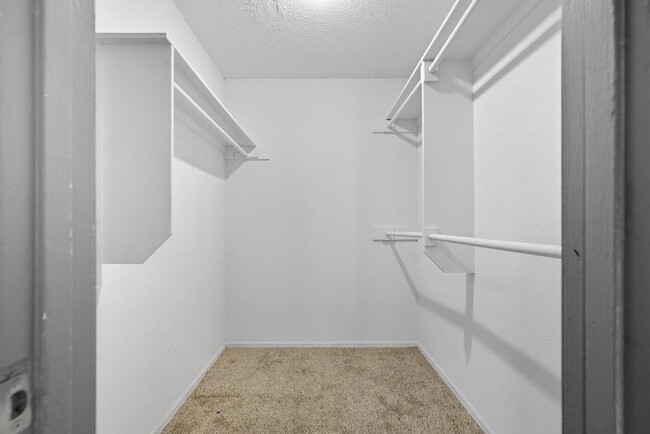 Building Photo - 6619 S Zunis Ave