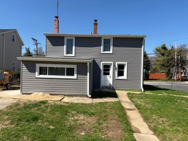 Building Photo - Fully Renovated 2BR/1.5BA Twin Home on Corner Lot-Move in Ready