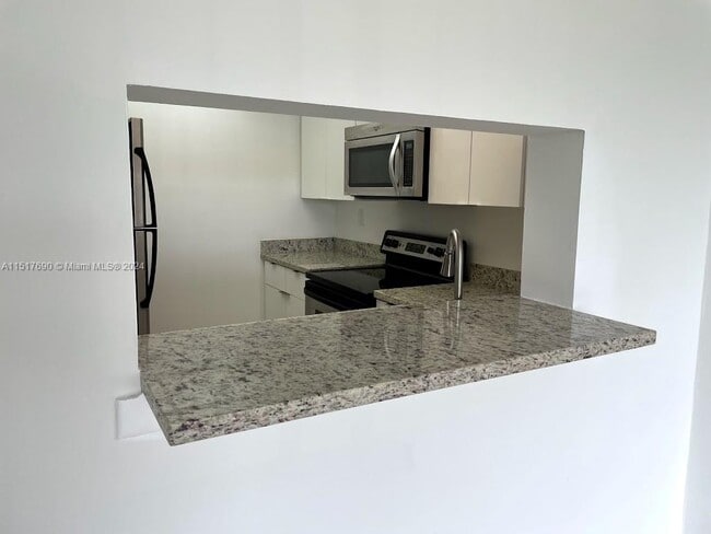 Building Photo - 482 NW 165th St