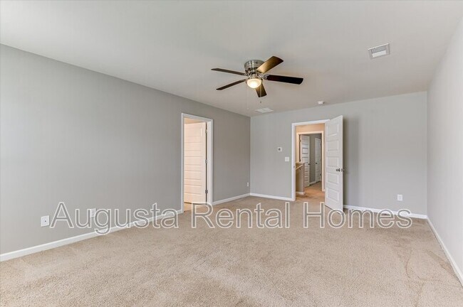 Building Photo - 5060 Vine Ln
