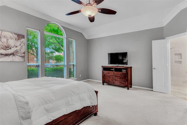 Building Photo - 4421 Oak Knoll Dr