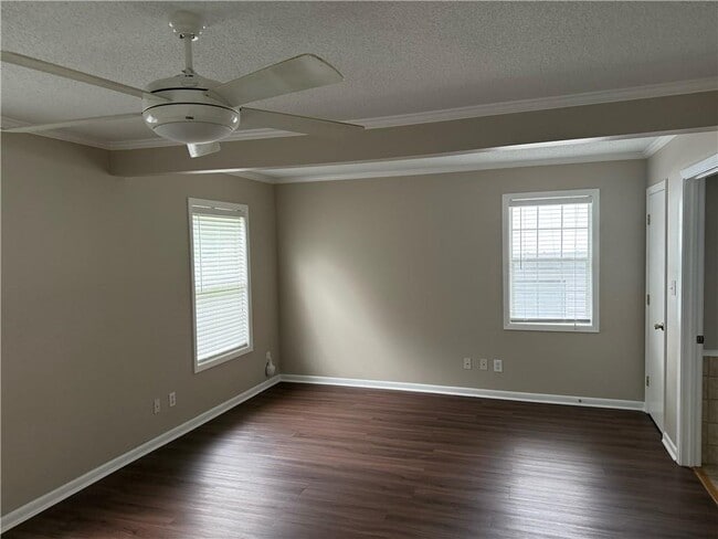 Building Photo - 656 Fairhope Ave