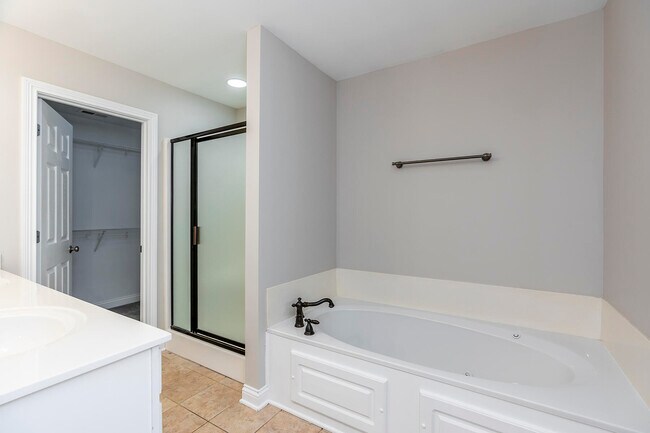 Building Photo - 3277 Beaumont Centre Cir