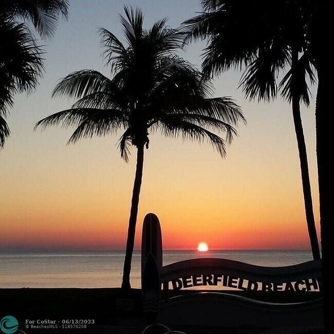 Building Photo - 1523 E Hillsboro Blvd