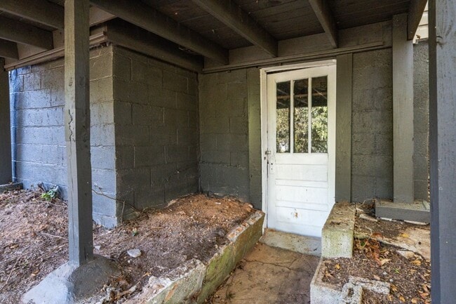 Building Photo - Spacious Hidden Gem in Bessemer – A Must See Inside!