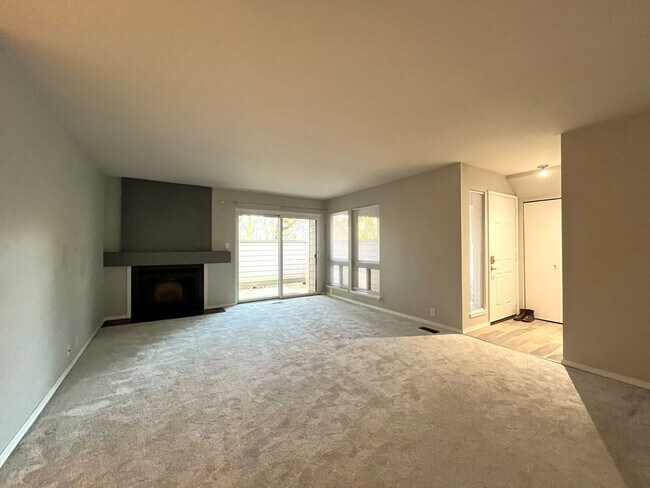 Building Photo - 2 Bed 2 Bath Corner Condo ~ Cedar Mill w/ Washer & Dryer, Parking and Pool! Convenient to Nike, S...