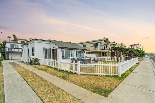 Building Photo - 3424 Carlsbad Blvd