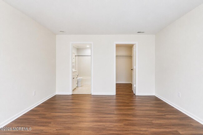 Building Photo - 413 Yorkshire Pl