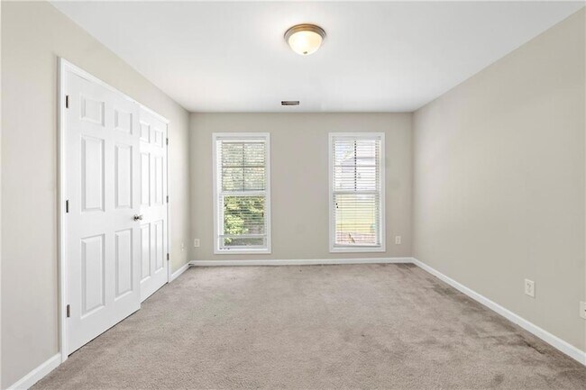 Building Photo - 4660 Lake Hill Trail