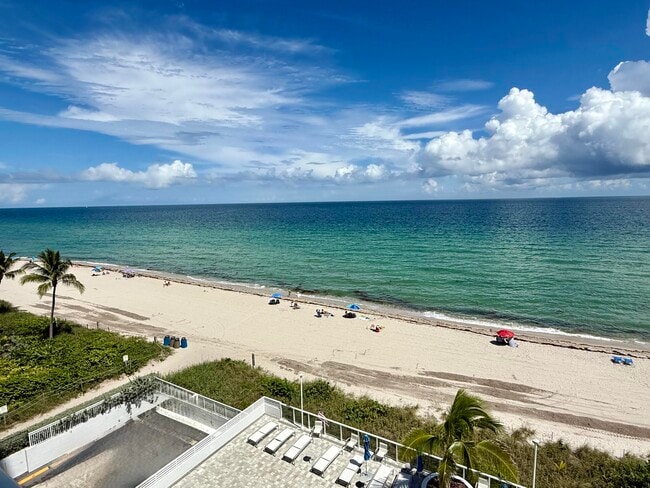 Primary Photo - 1890 S Ocean Dr